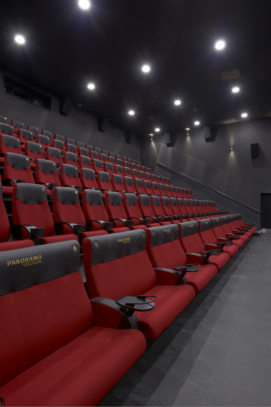 Skeie Sonate Sofa - Panorama Kino Foto: Brahl Fotografi