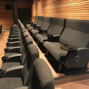 Skeie Sonate Sofa & Skeie Sonate Recliner - Sjøborg Kino