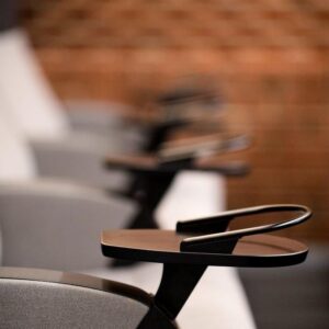 Skeie Sonate Recliner - Table with railing - Karmøy Kino