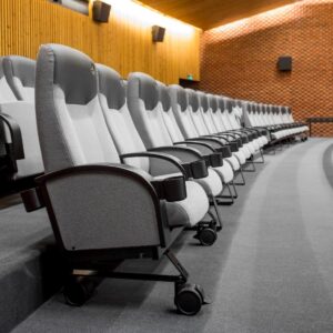 Skeie Sonate Recliner with 4 wheel - Karmøy Kino