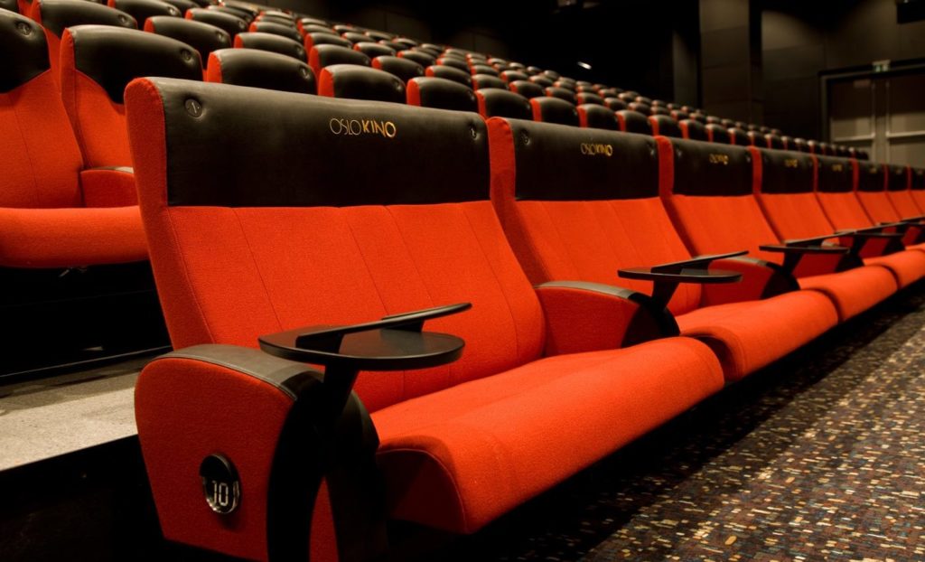 Skeie Sonate Sofa + table with railing - Oslo Kino