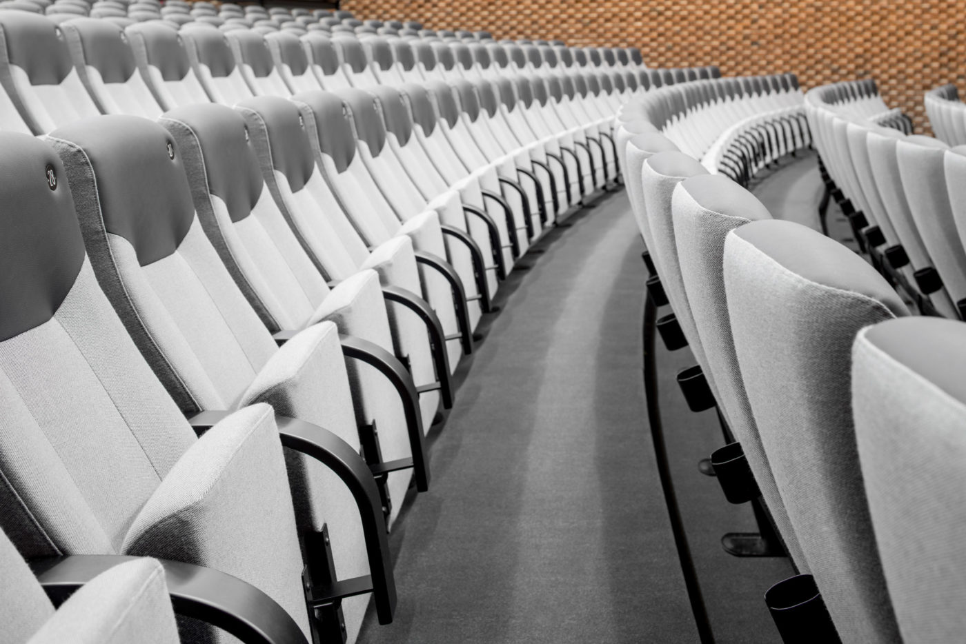 Skeie Sonate Tip Up - curved rows - Karmøy kino