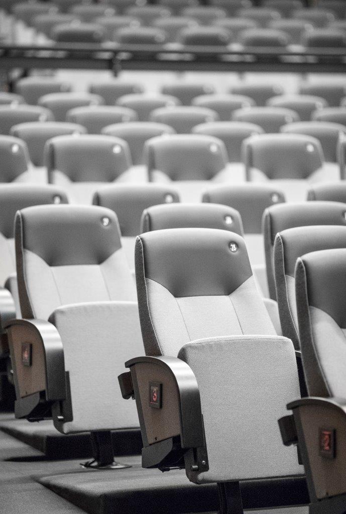 Skeie Sonate Tip Up - Armrest with row light - Karmøy kino